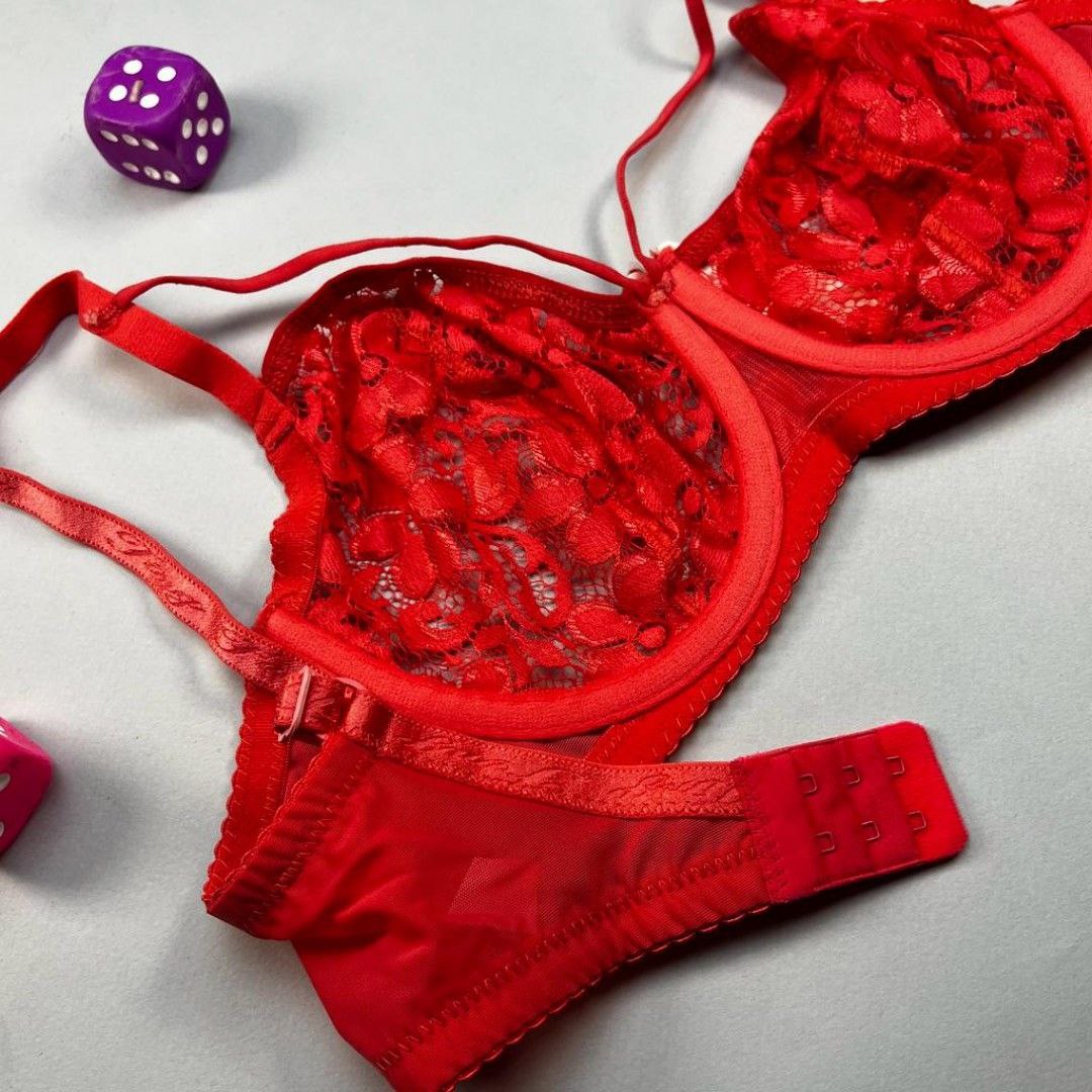#219 - Strappy Floral Dentelle Lace Underwired Unlined Bra